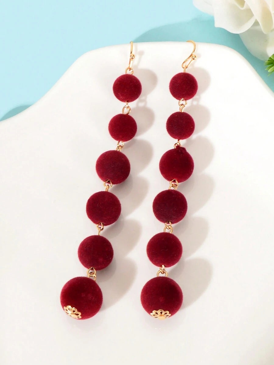 SHEIN مجموعة 3 قطع مجوهرات بخرز أحمر وطوق مخملي وقلادة قلب