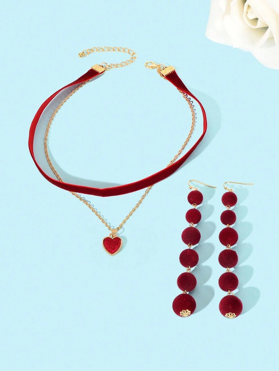 SHEIN مجموعة 3 قطع مجوهرات بخرز أحمر وطوق مخملي وقلادة قلب