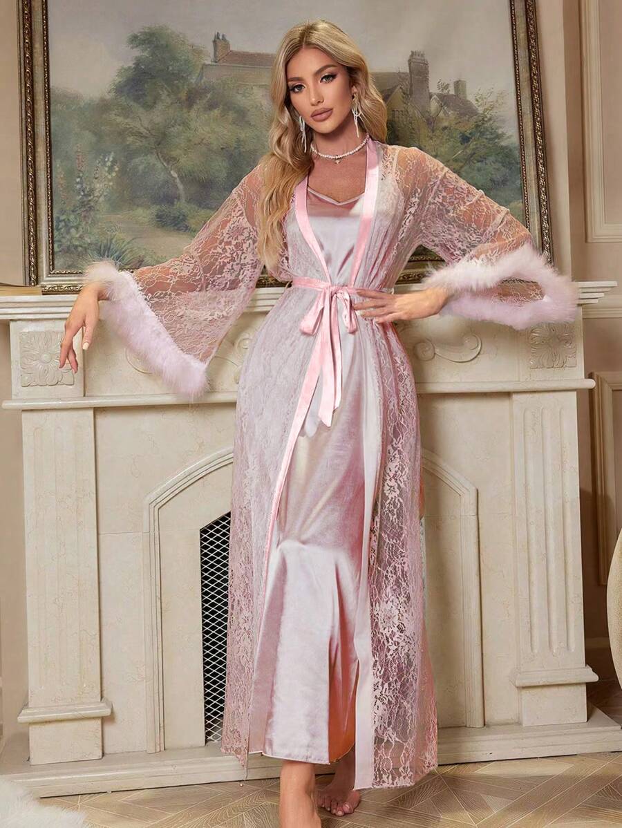 SHEIN طقم بيجاما نسائي أنيق بديكور دانتيل