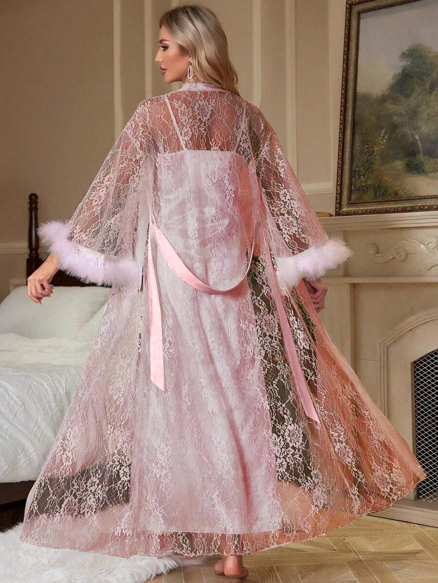 SHEIN طقم بيجاما نسائي أنيق بديكور دانتيل