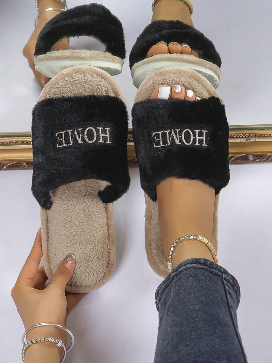 SHEIN شبشب نسائي أبيض بتطريز رسائل ناعم ومريح