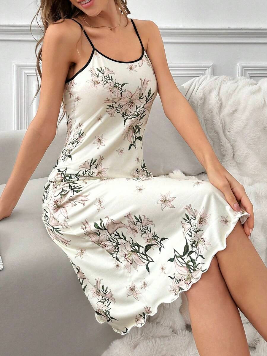 SHEIN فستان نوم أنيق بأشرطة وتصميم مطبوع بنقش الزهور