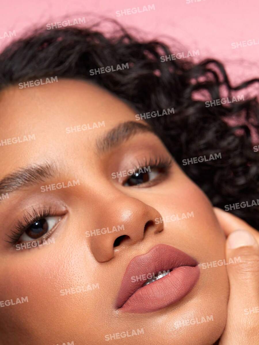 SHEGLAM أحمر شفاه مخملي لامع طويل الأمد
