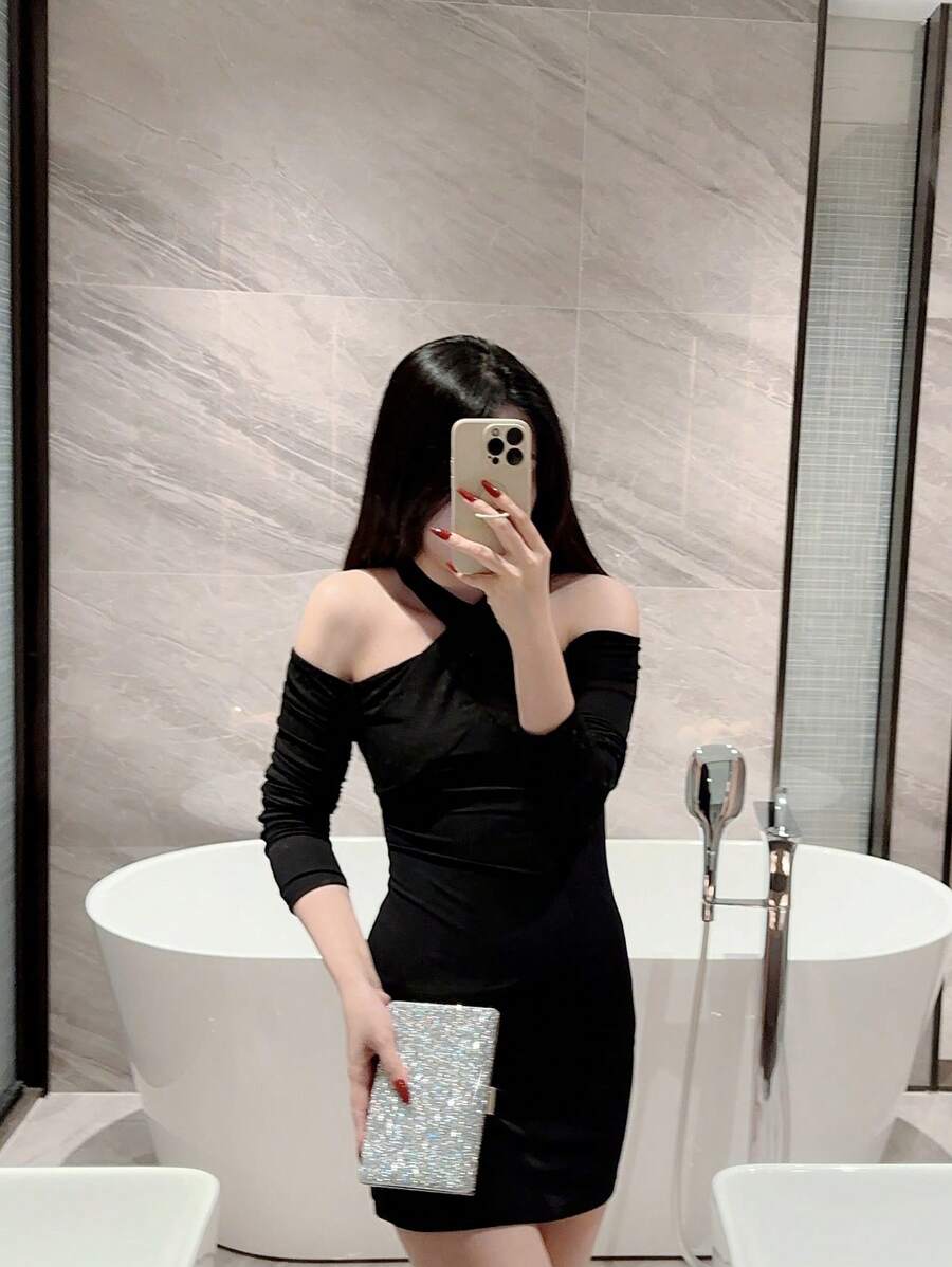 SHEIN حقيبة سهرة فضية مربعة مزينة بالراين