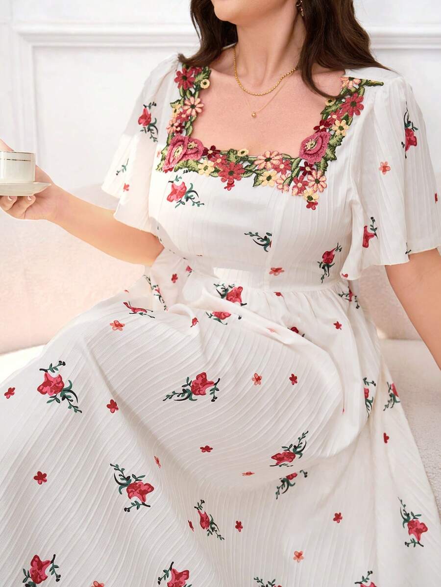 Mulvari فستان طويل مقاس كبير بنمط زهري