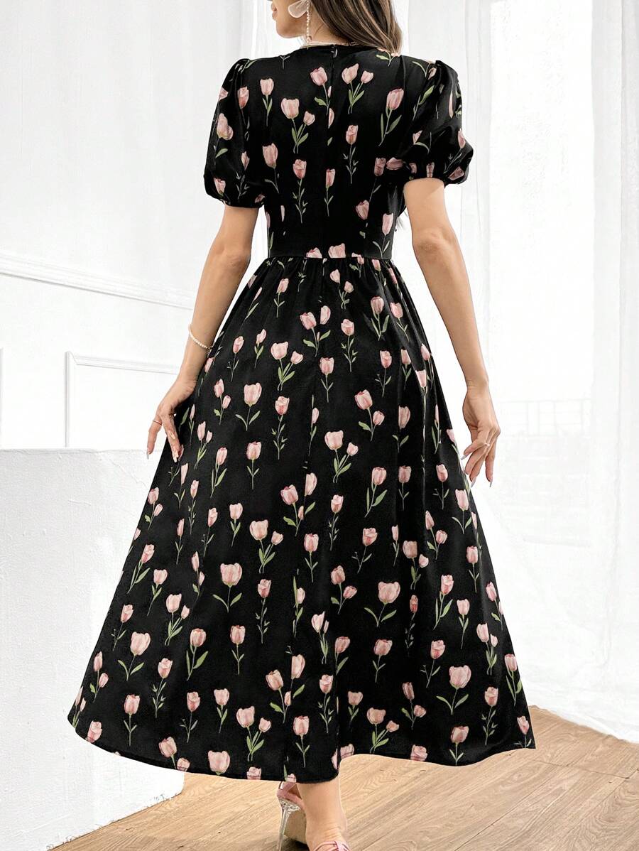 SHEIN Modelyn فستان أسود بأكمام منتفخة وخصر منكمش بطبعة زهور التوليب