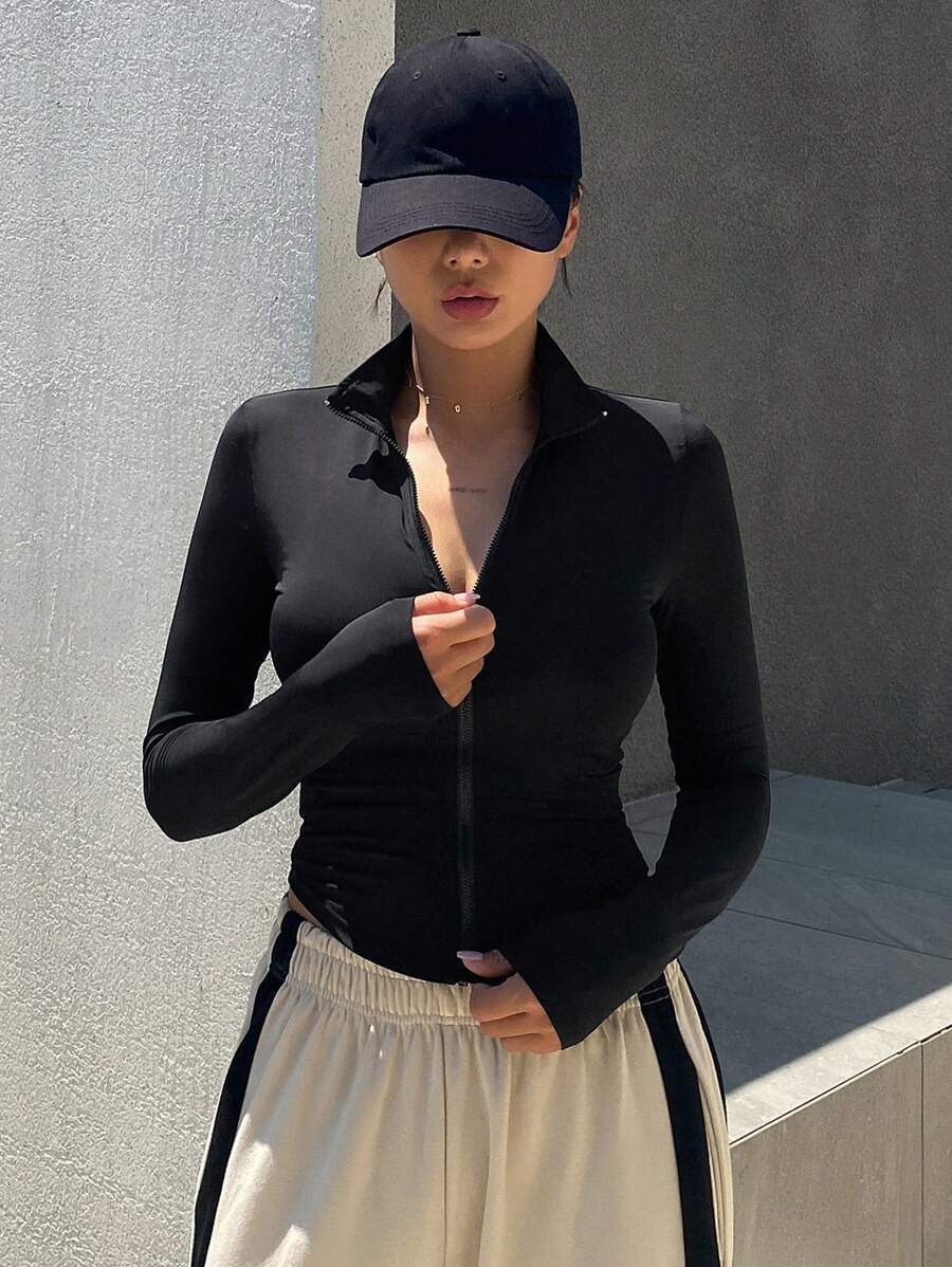 SHEIN DAZY قميص نسائي رياضي ضيق