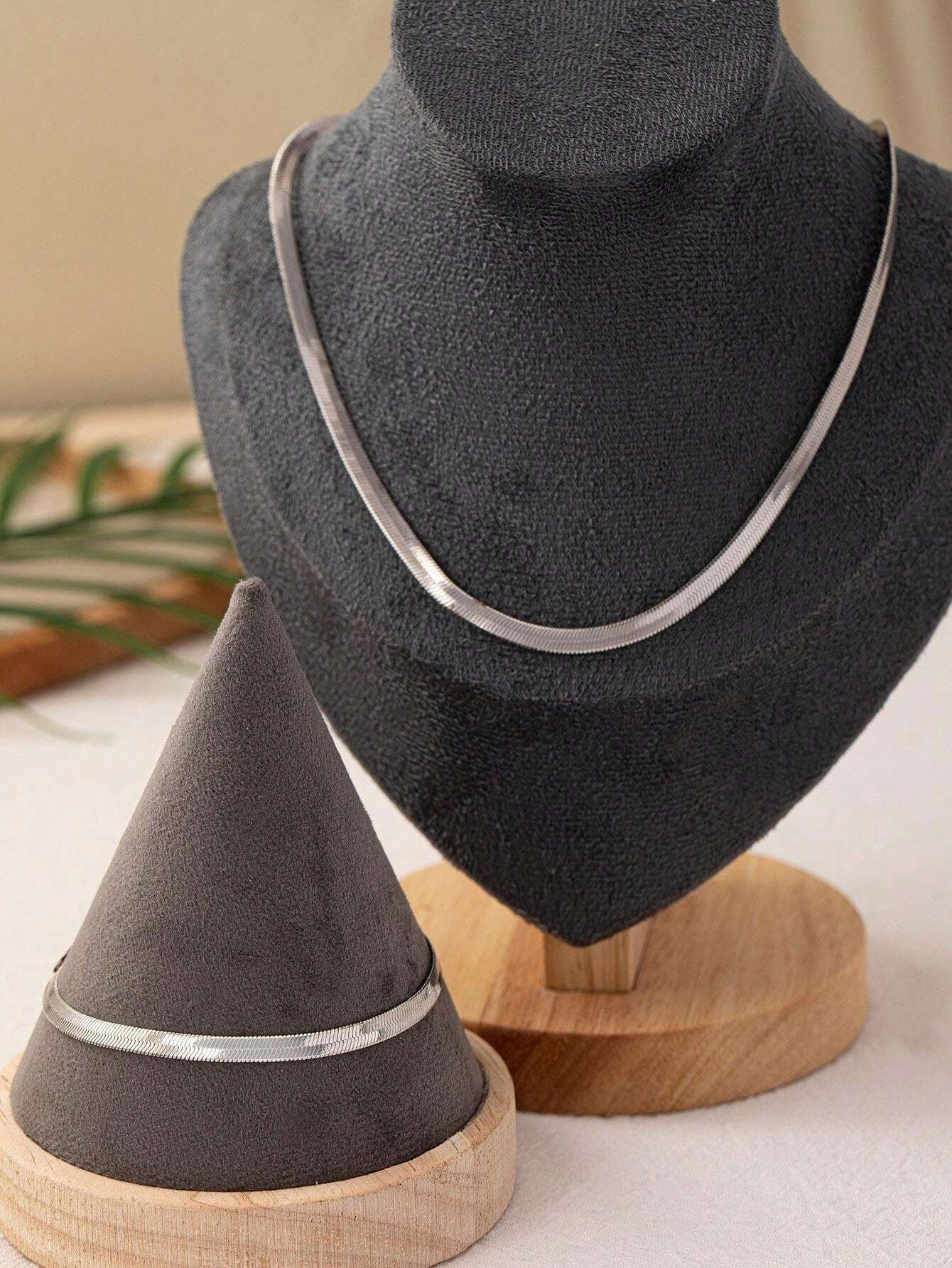 SHEIN مجموعة قلادة وسوار فضي بسلسلة ثعبان