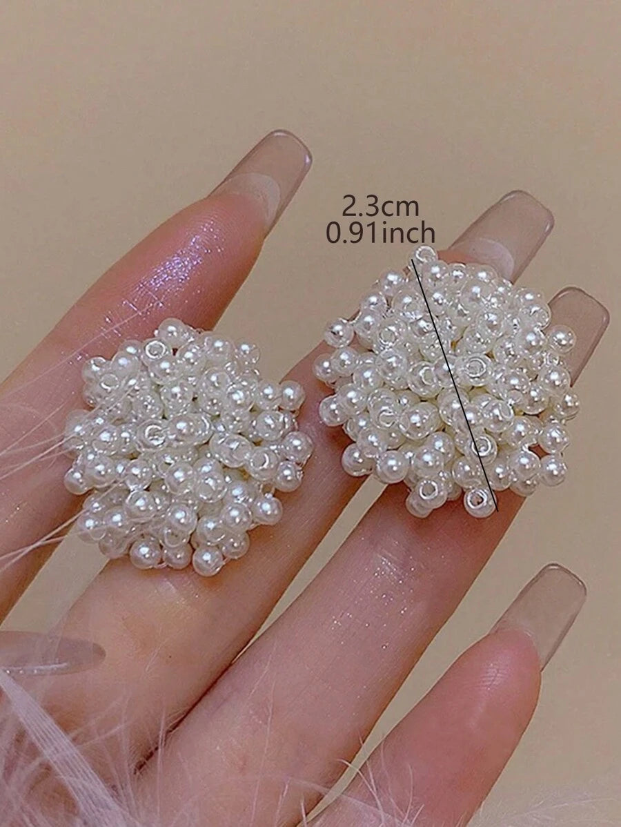 SHEIN زوج أقراط إكليلية لؤلؤية باللون الابيض