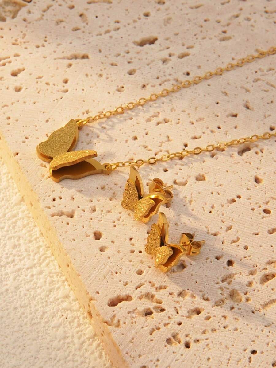 SHEIN طقم قلادة وأقراط فراشة مطلي ذهب 18 قيراط