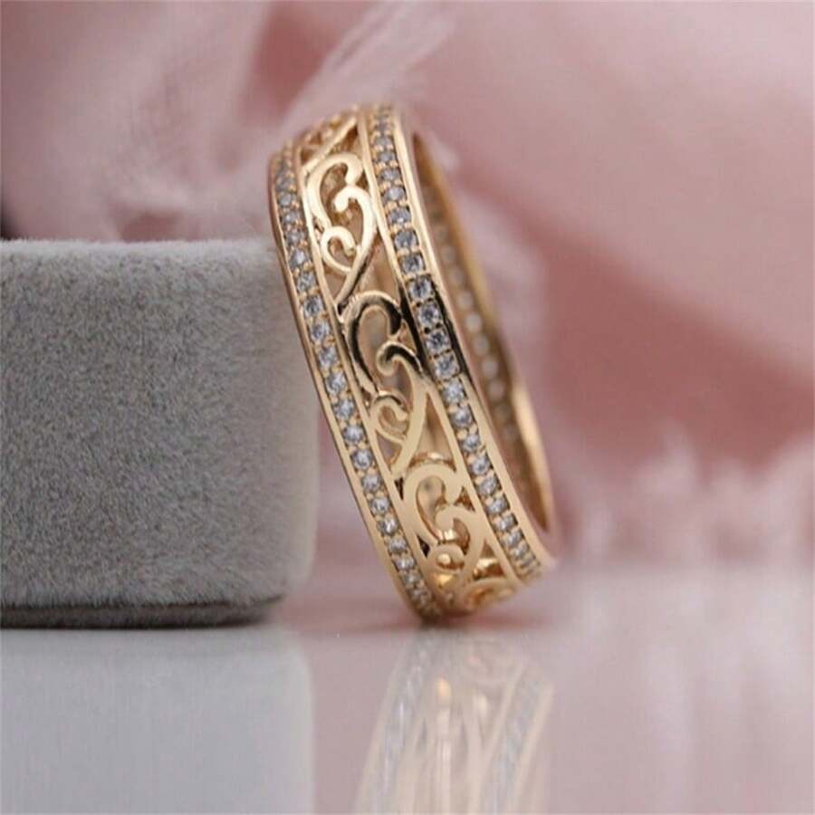 SHEIN خاتم نسائي فاخر بتصميم كلاسيكي مجوف مزين بفصوص لامعة