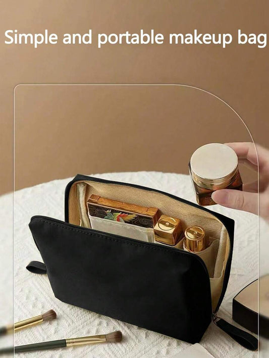 SHEIN حقيبة مكياج سوداء مع حامل أحمر شفاه