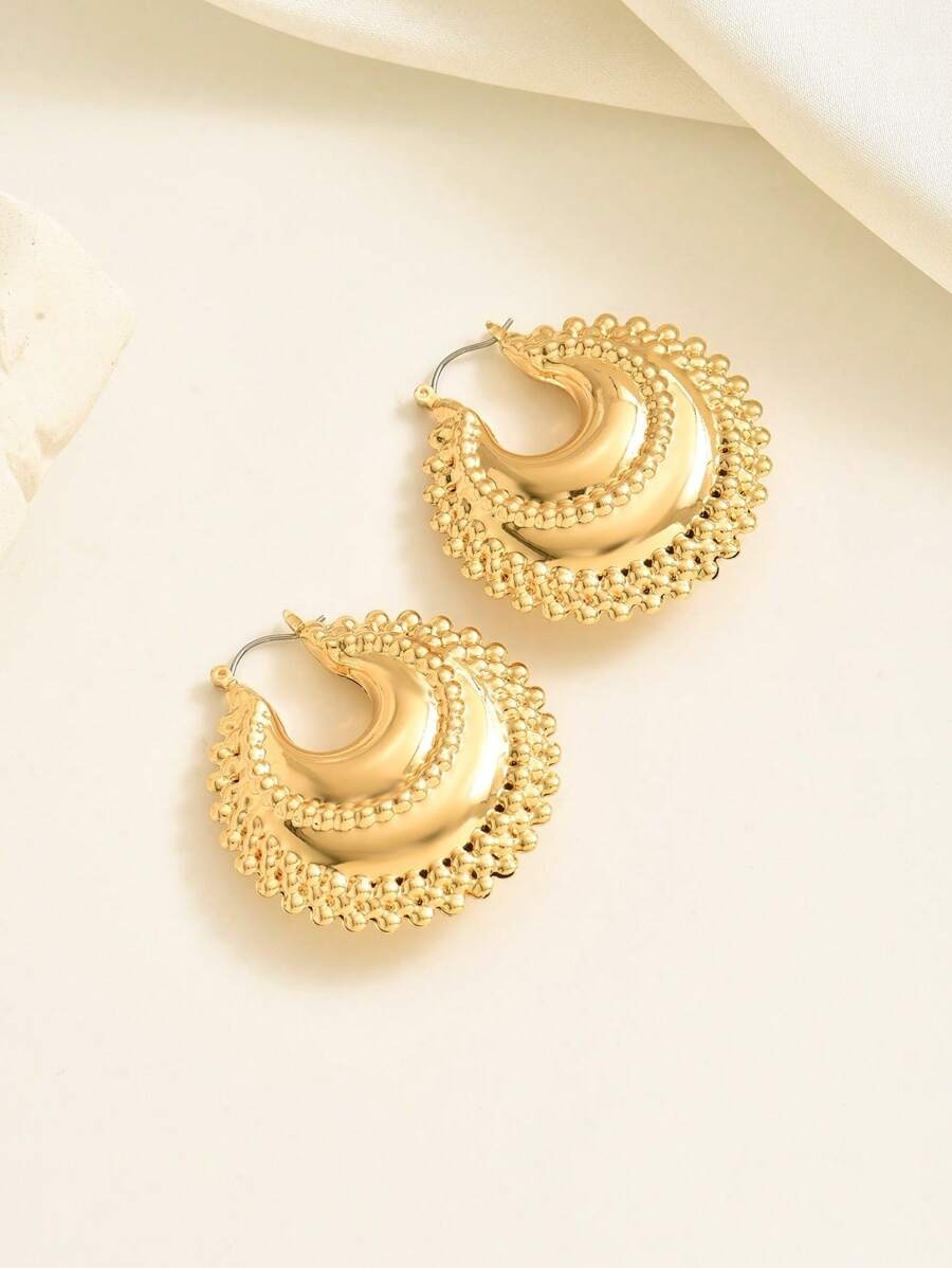 SHEIN  أقراط أنيقة بتصميم بيضاوي