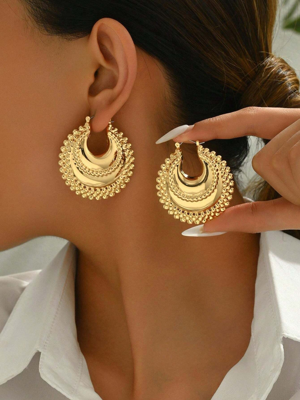 SHEIN  أقراط أنيقة بتصميم بيضاوي
