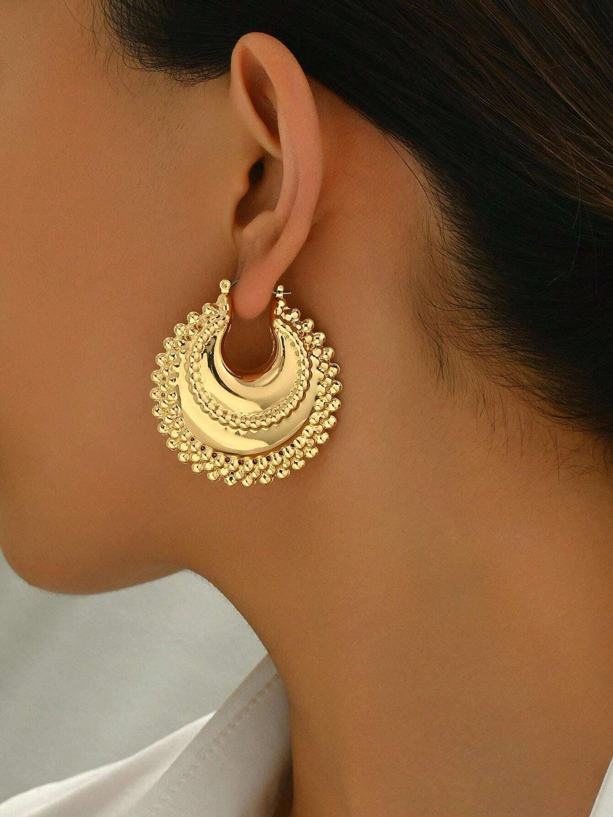 SHEIN  أقراط أنيقة بتصميم بيضاوي