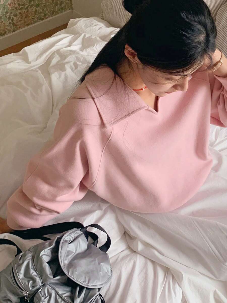 SHEIN DAZY بلوزة رياضية بياقة عالية وأكمام طويلة كاجوال