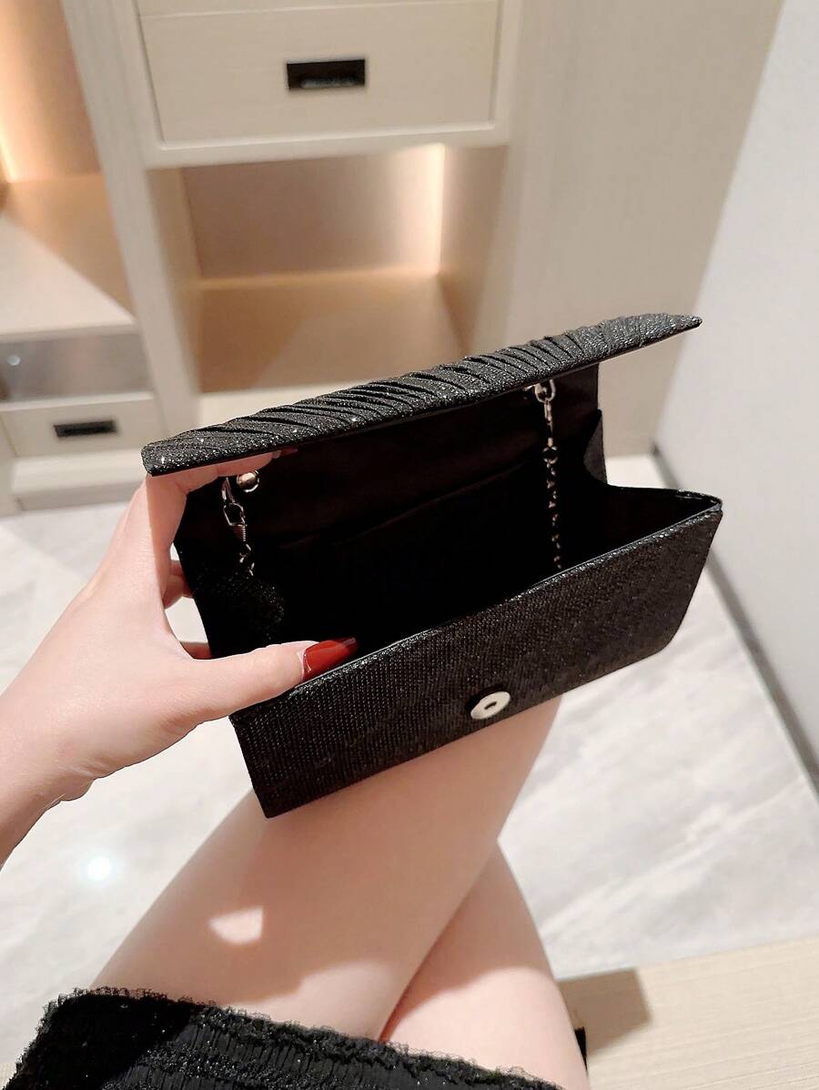SHEIN حقيبة مربعة معدنية سوداء لامعة مصغرة