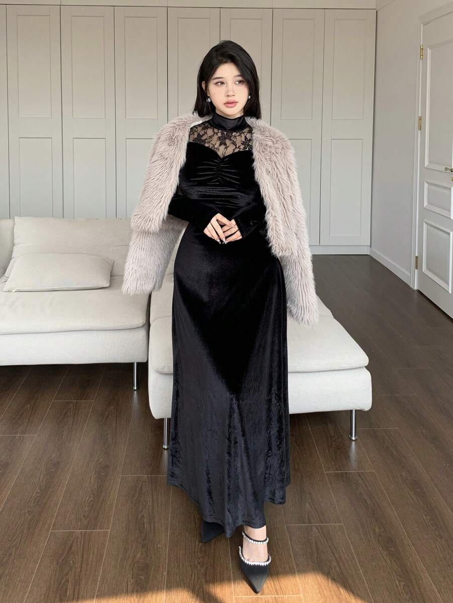 SHEIN Modelyn فستان سهرة اسود طويل من المخمل اللامع