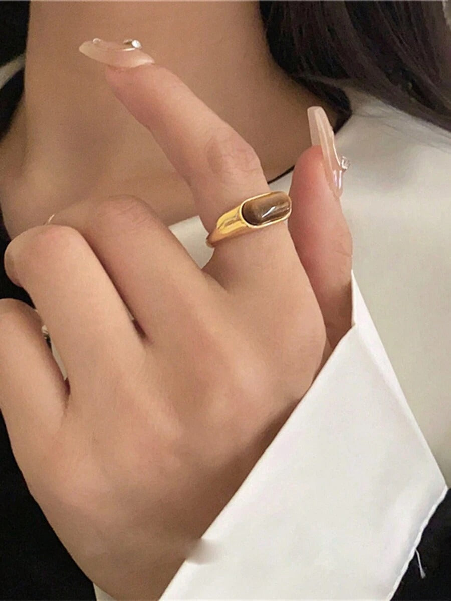SHEIN خاتم بلون بني ساحر يضفي لمسة أنيقة على إطلالتك