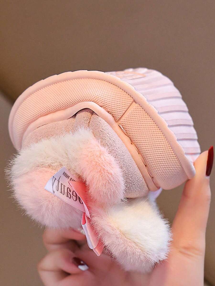 SHEIN شبشب أطفال دافئ بطبعات أرانب كيوت