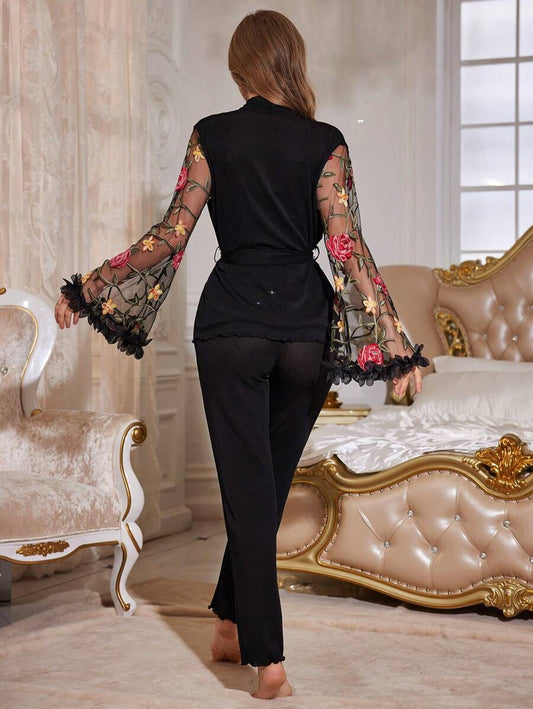 SHEIN Slumberist طقم بيجامة 3 قطع مطرزة بالزهور والدانتيل