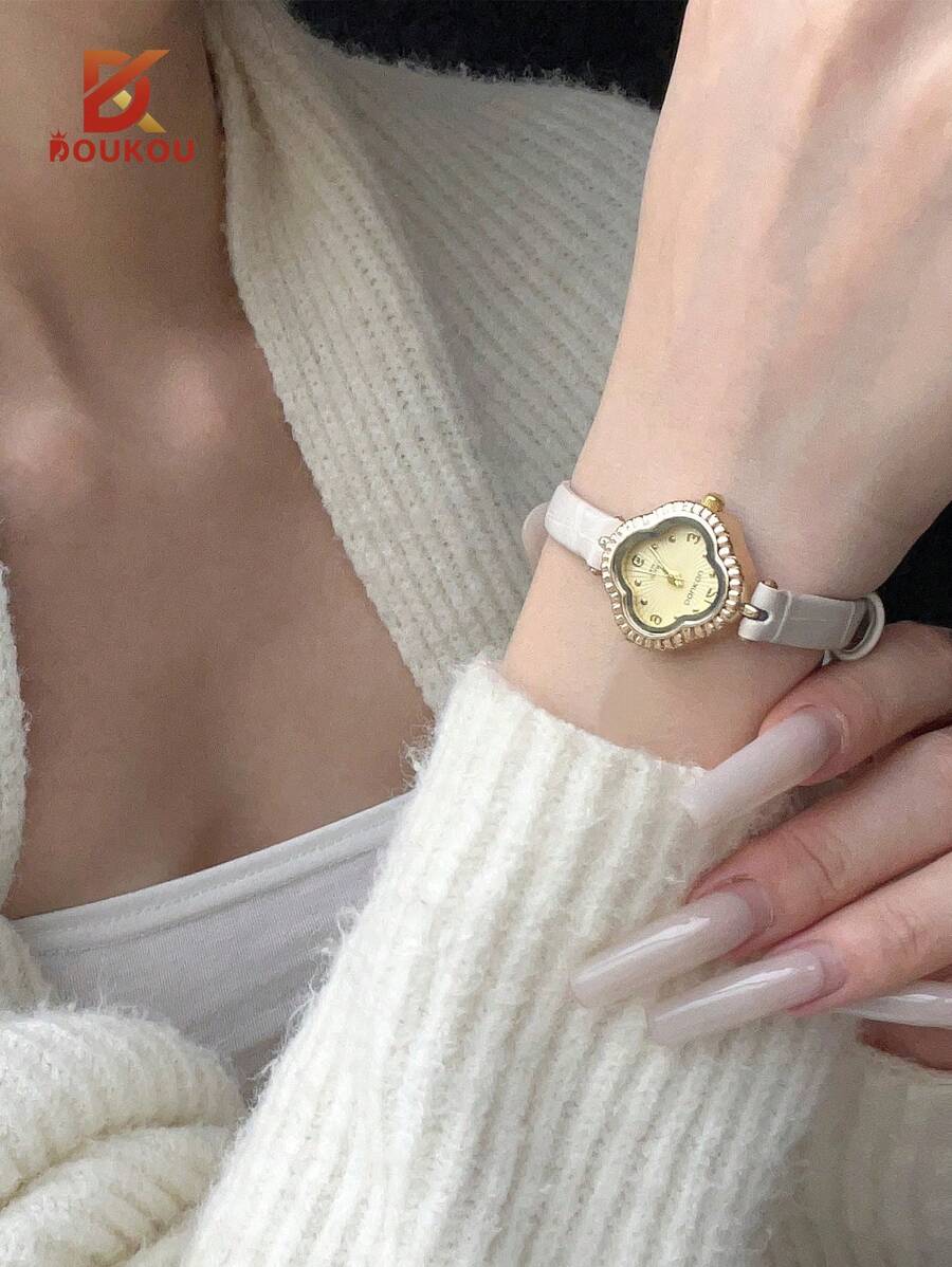 SHEIN DOUKOU ساعة نسائية عصرية بحزام بسيط وزخرفة برسيم رباعي الحظ