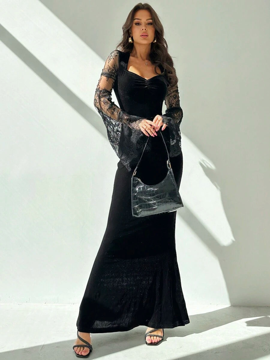 SHEIN Firerie فستان اسود باكمام جرس مخملي برقبة قلب ودانتيل جوتيك