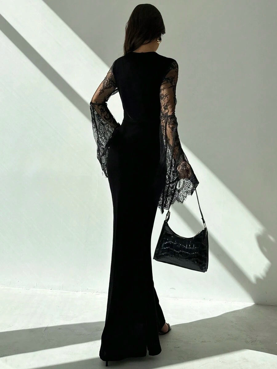 SHEIN Firerie فستان اسود باكمام جرس مخملي برقبة قلب ودانتيل جوتيك