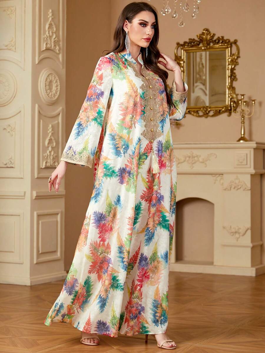 SHEIN فستان طويل بطبعة زهرية ورقبة مذنبة