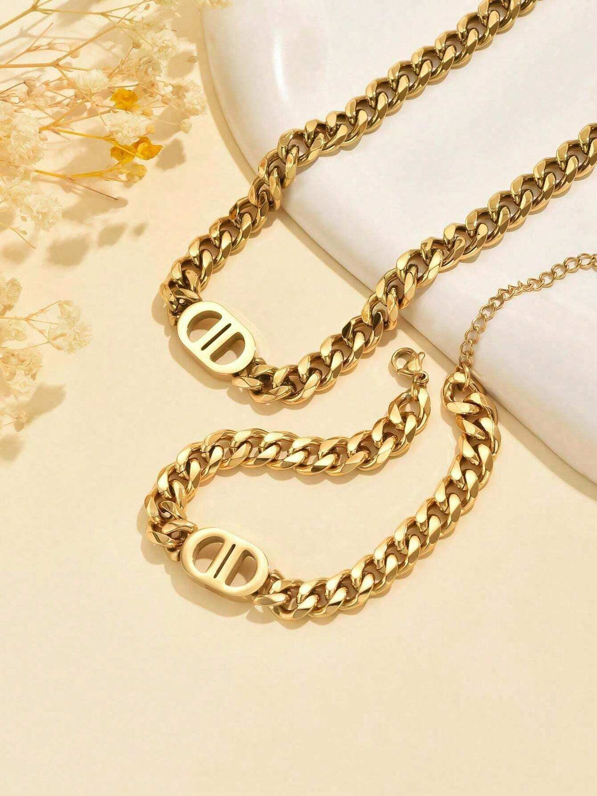 SHEIN إسوارة أنيقة لون ذهبي