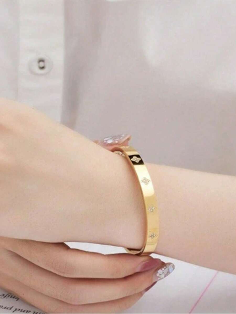 SHEIN أسورة ستانلس ستيل مع ماس أسطواني ملون