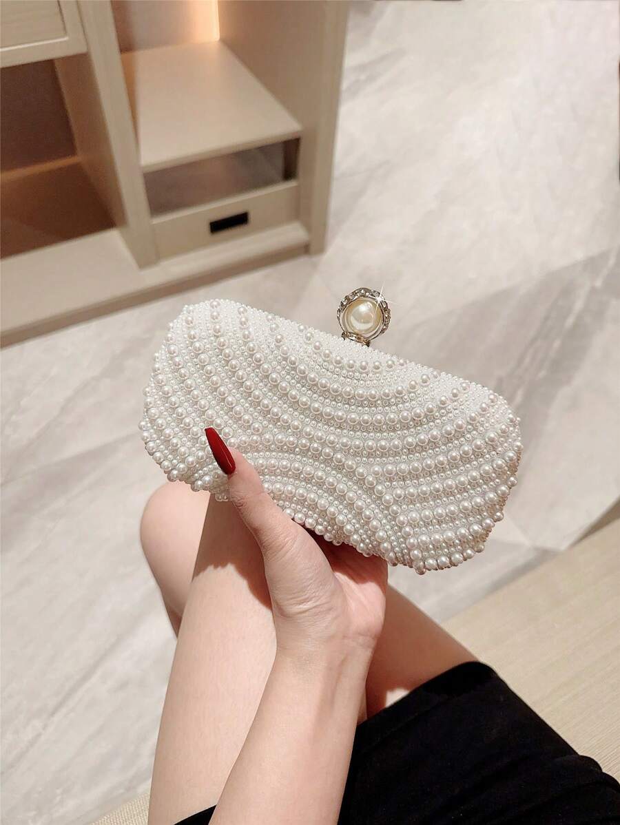 SHEIN حقيبة سهرة لؤلؤية بيضاء مع سلسلة