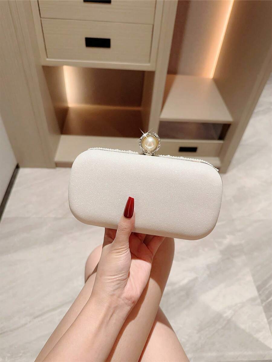 SHEIN حقيبة سهرة لؤلؤية بيضاء مع سلسلة