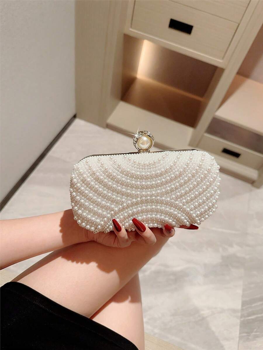 SHEIN حقيبة سهرة لؤلؤية بيضاء مع سلسلة