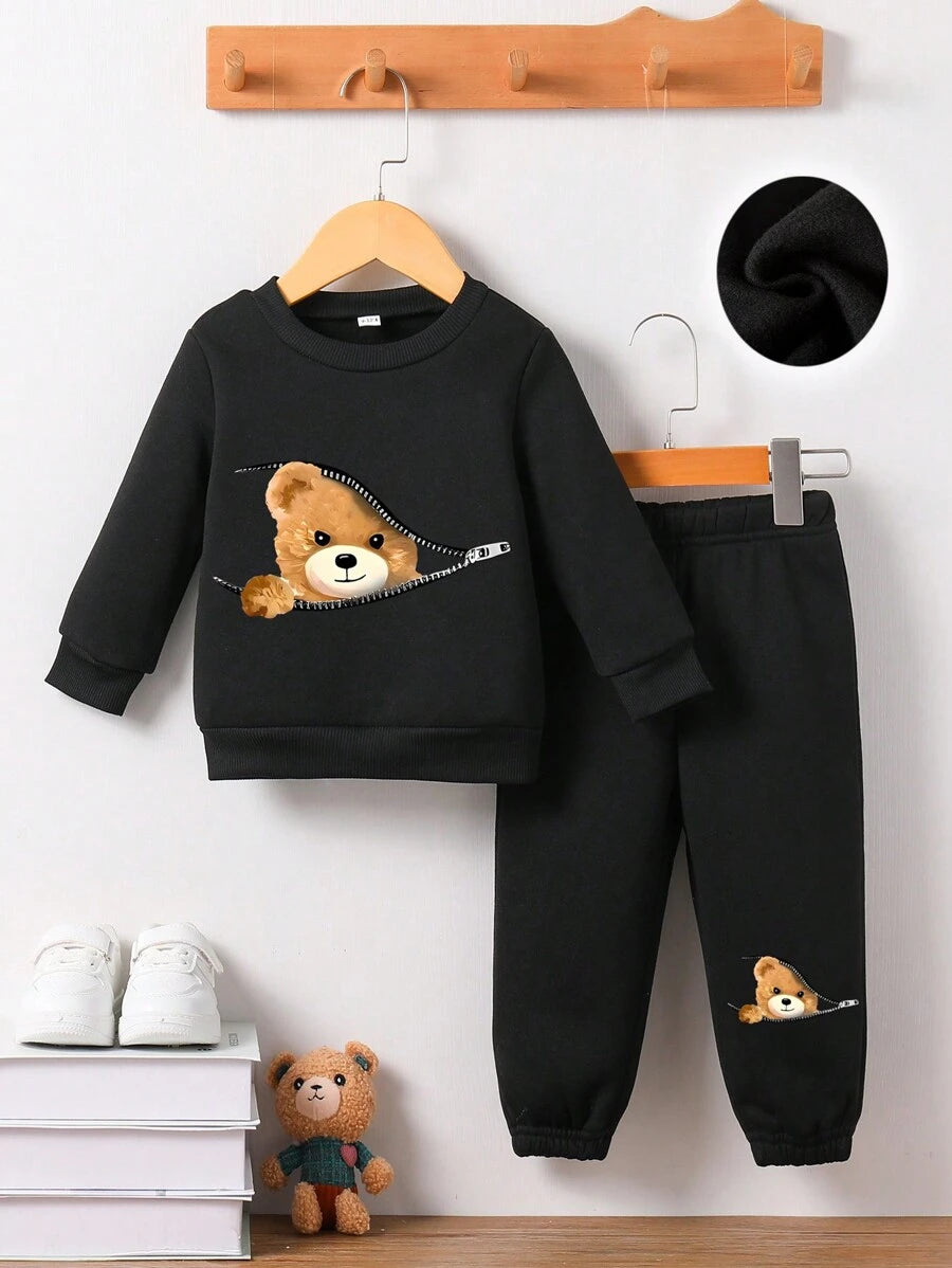 SHEIN طقم أولادي قطعتان بدلة رياضية وبنطال بطباعة دب