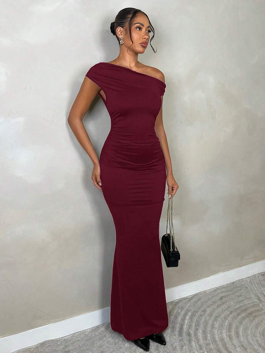 SHEIN BAE فستان عنابي بحافة متناظرة وتصميم متناسق