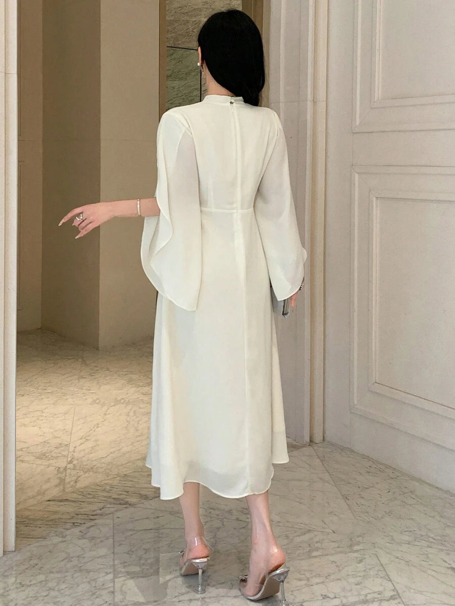 SHEIN DAZY فستان متوسط الطول بياقة وطيات من الشيفون