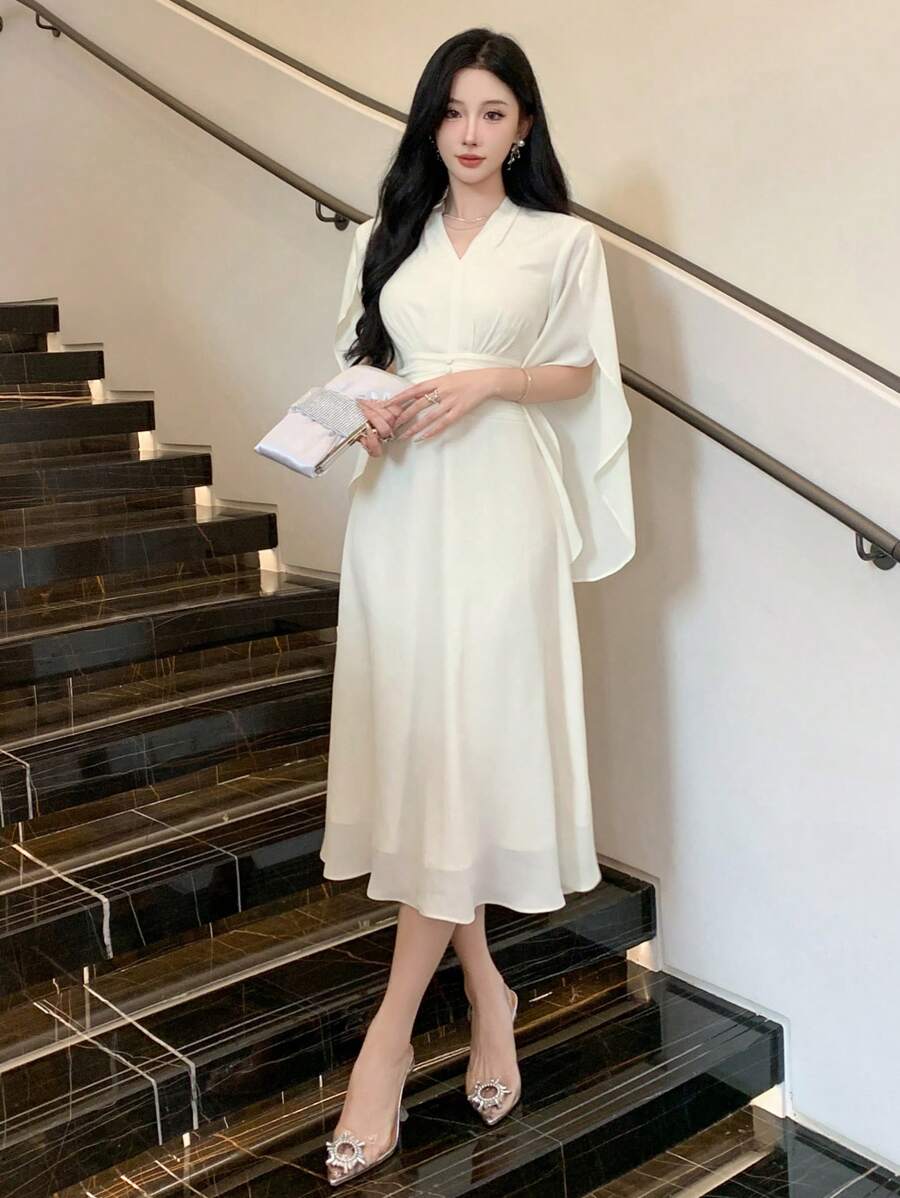 SHEIN DAZY فستان متوسط الطول بياقة وطيات من الشيفون