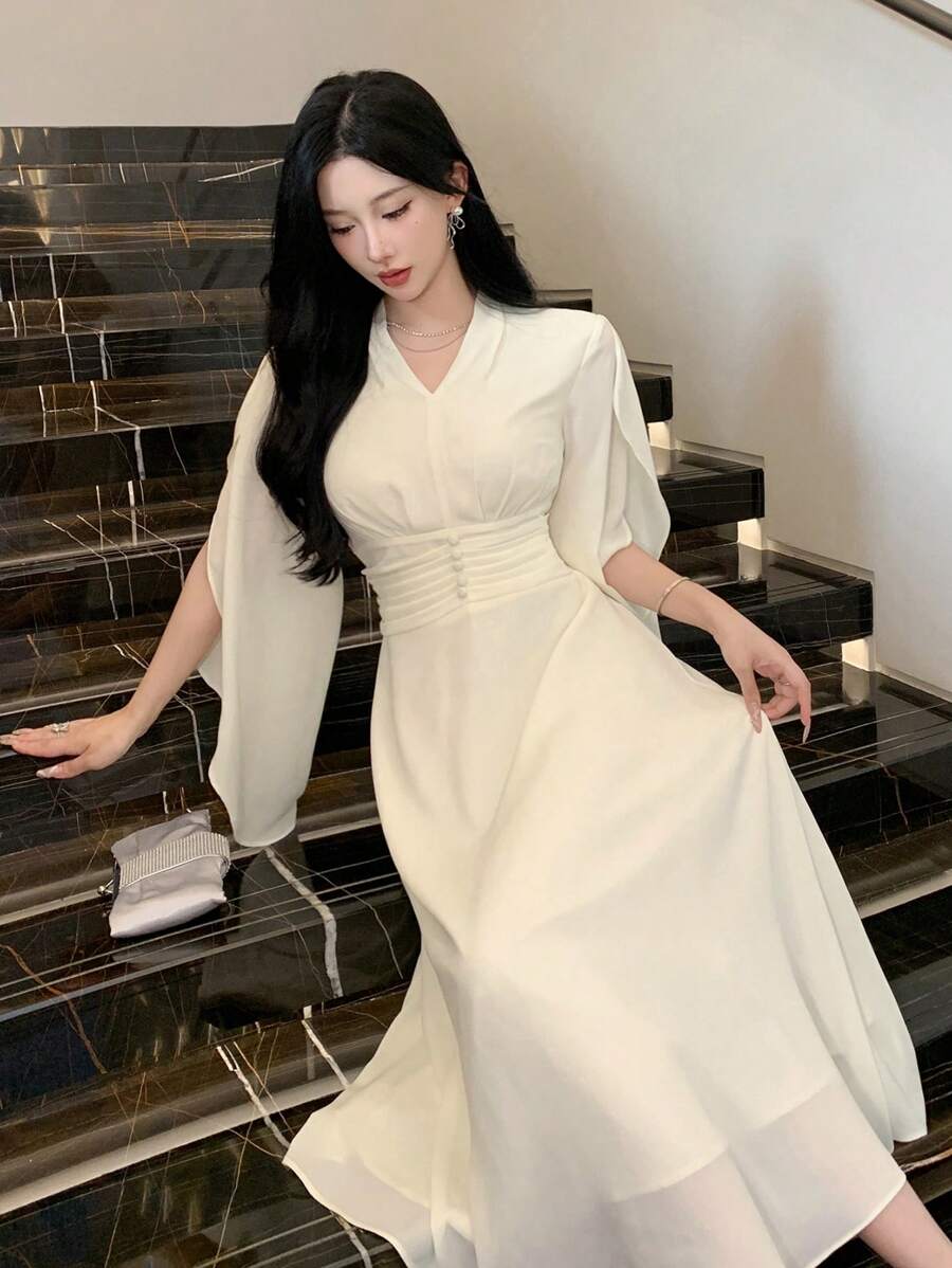 SHEIN DAZY فستان متوسط الطول بياقة وطيات من الشيفون