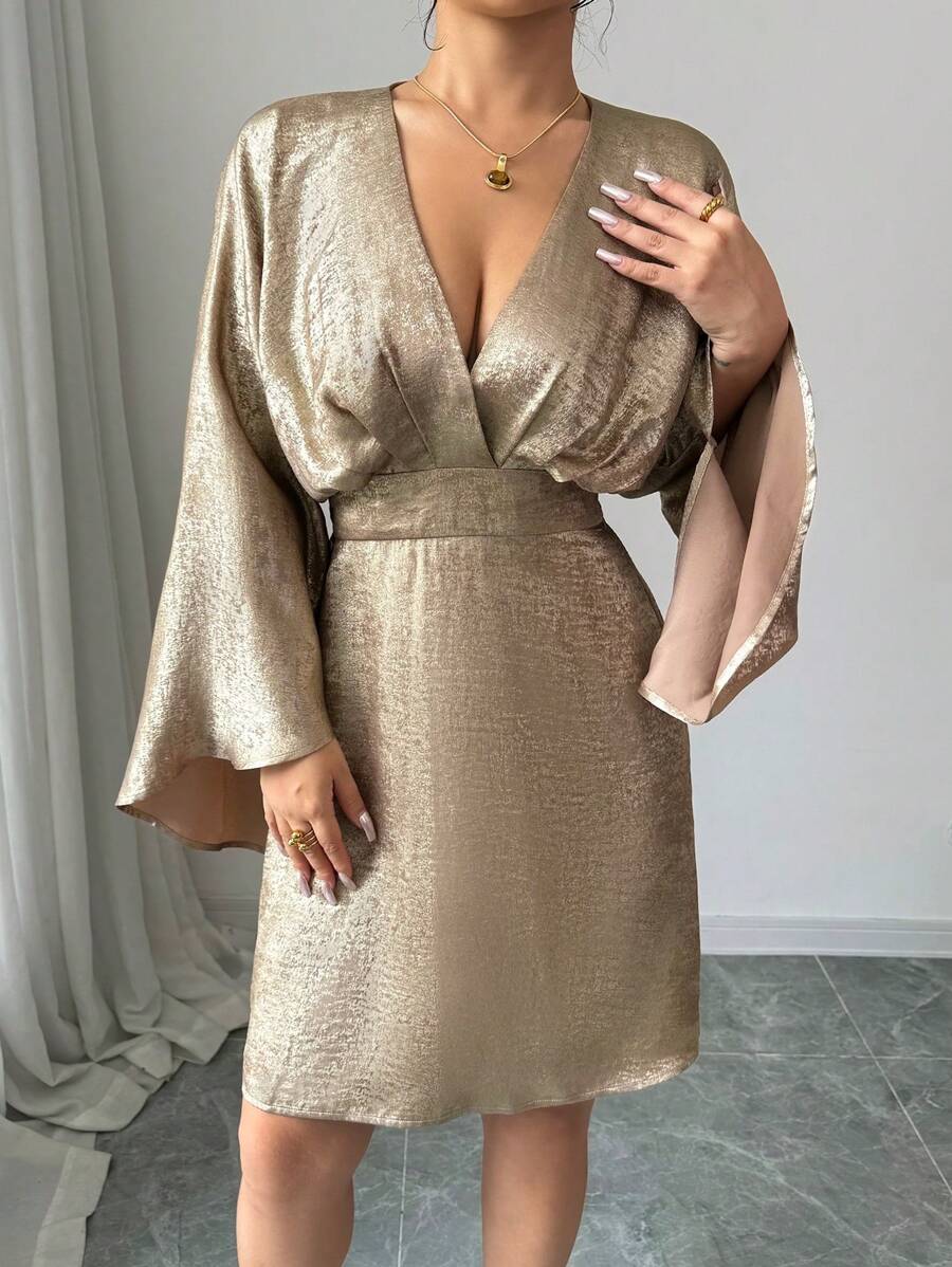 SHEIN Elenzga فستان ذهبي قصير بأكمام غير متماثلة