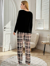SHEIN Casual Underwear&Sleepwear طقم بيجامة بطبعة كرتونية وبنطلون مربعات بأكمام طويلة