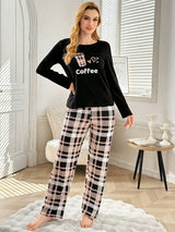 SHEIN Casual Underwear&Sleepwear طقم بيجامة بطبعة كرتونية وبنطلون مربعات بأكمام طويلة