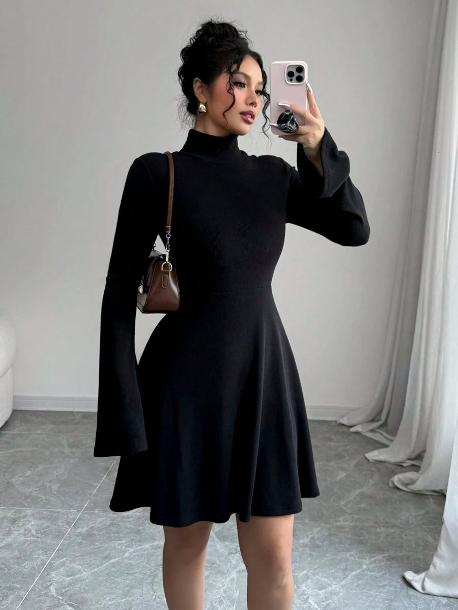 SHEIN Elenzga  فستان كاجوال اسود متوسط الطول بأكمام طويلة