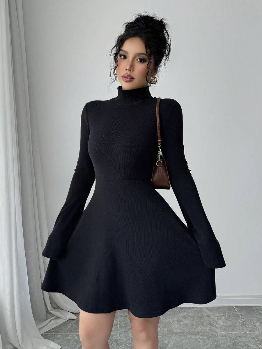 SHEIN Elenzga  فستان كاجوال اسود متوسط الطول بأكمام طويلة