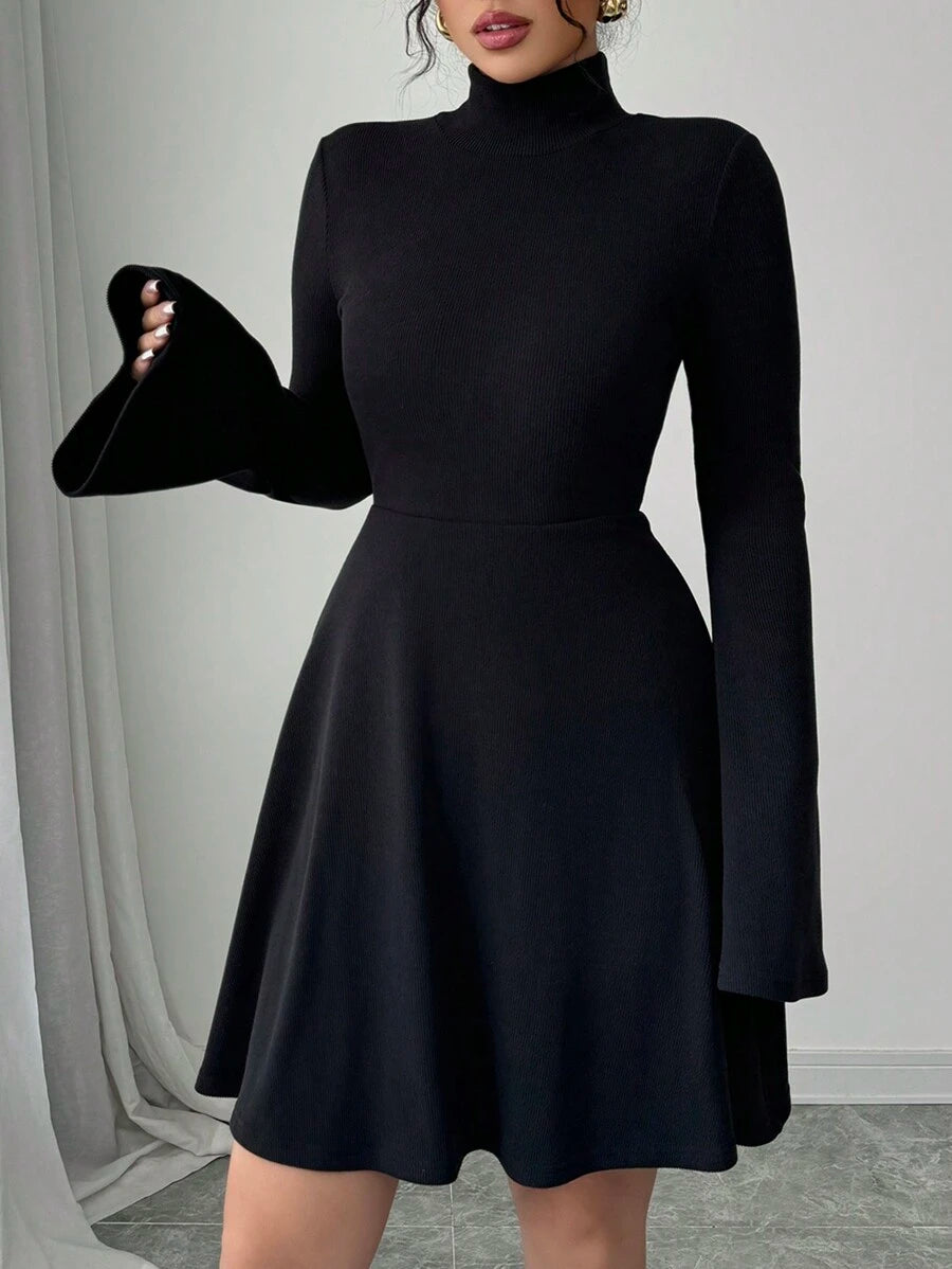 SHEIN Elenzga  فستان كاجوال اسود متوسط الطول بأكمام طويلة