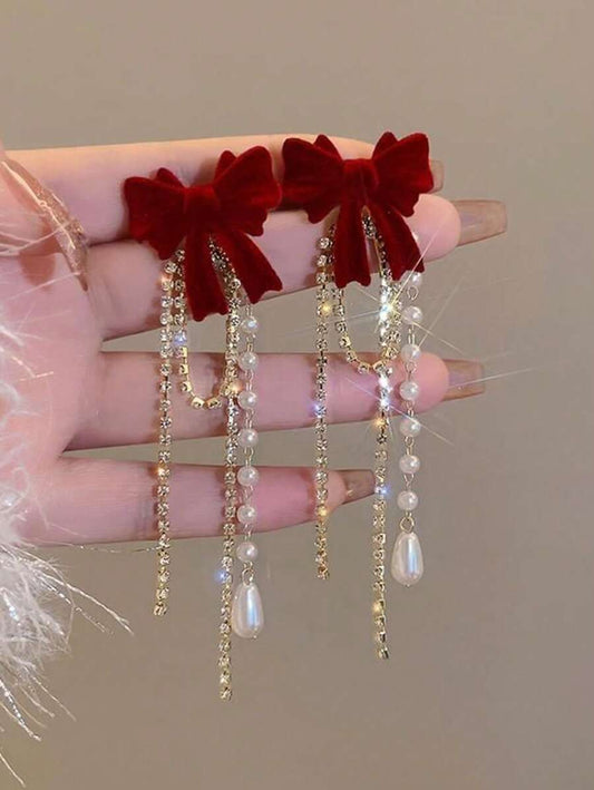 SHEIN زوج أقراط فيونكة باللون العنابي مزخرفة بشرابات طويلة
