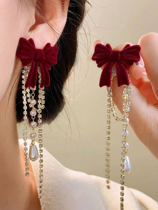 SHEIN زوج أقراط فيونكة باللون العنابي مزخرفة بشرابات طويلة