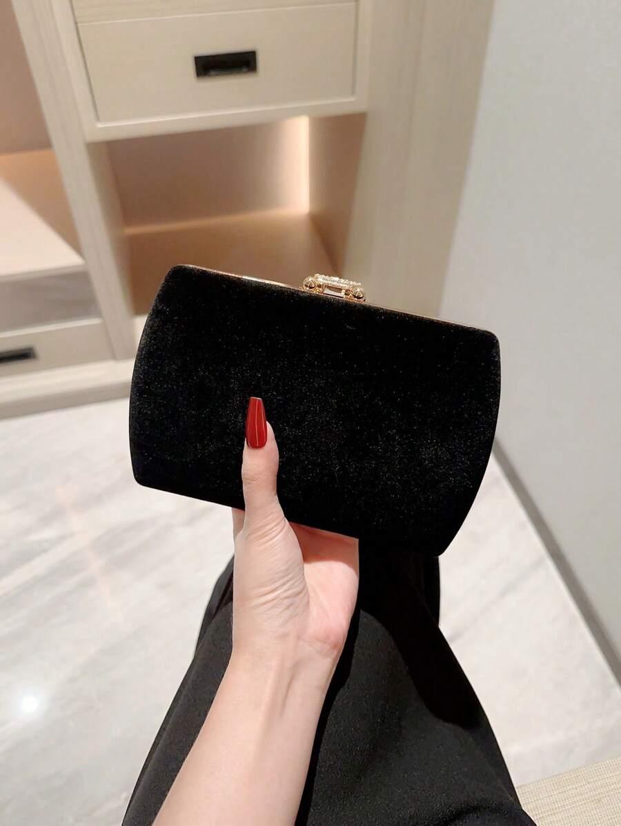 SHEIN حقيبة سهرة سوداء مربعة مخملية مزينة بالرينستون