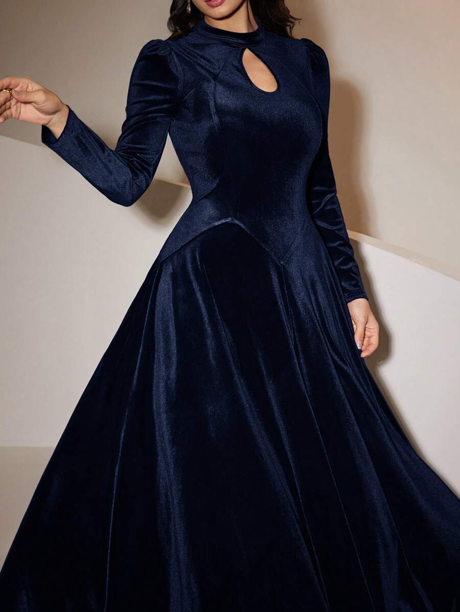 SHEIN Modelyn فستان سهرة طويل ازرق بحري بأكمام منتفخة
