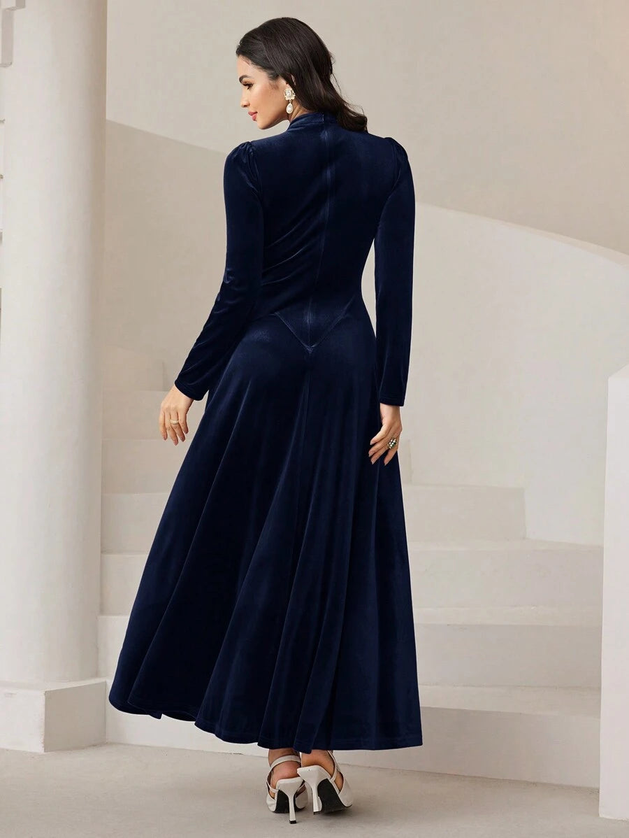 SHEIN Modelyn فستان سهرة طويل ازرق بحري بأكمام منتفخة